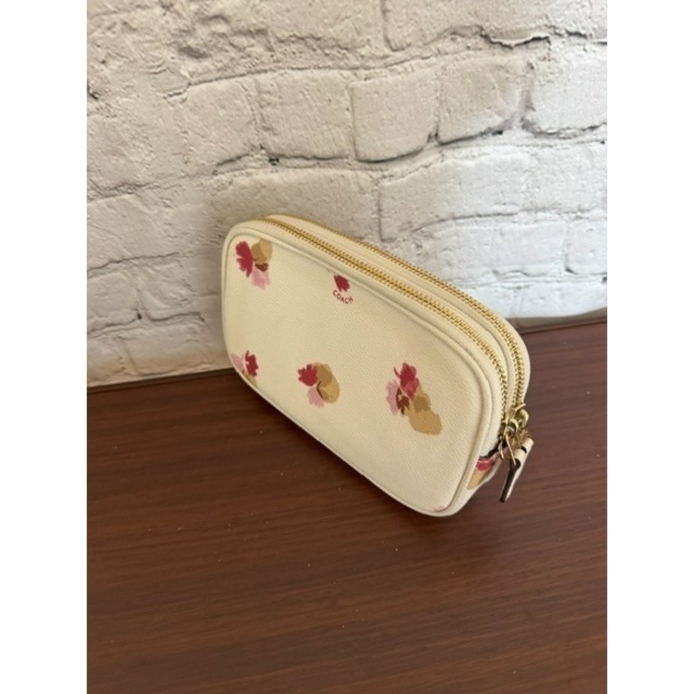Coach Jamie Floral Print Camera Bag Chalk Leather Crossbody Wristlet NWOT - Picture 3 of 10